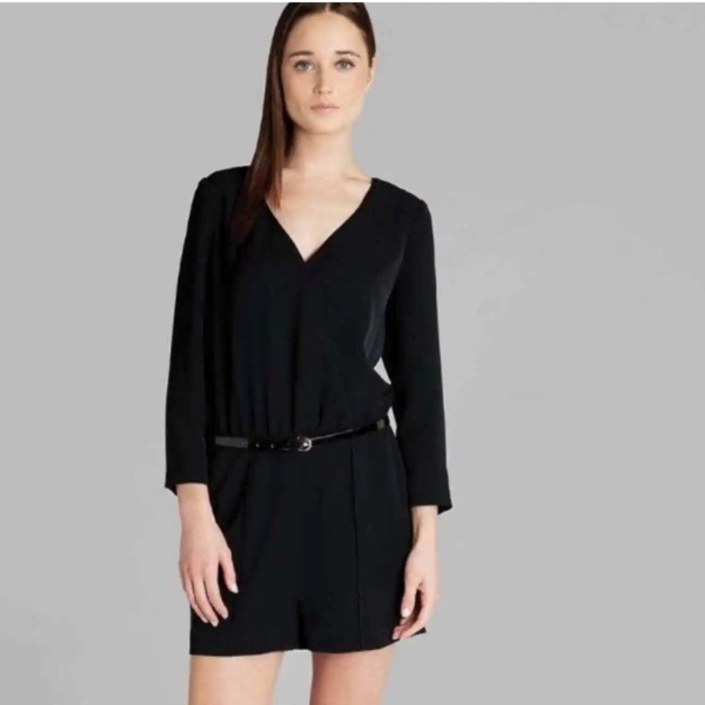 Ted Baker London Black Belted Long-Sleeve Romper V-Neck TB 0 / USA 2